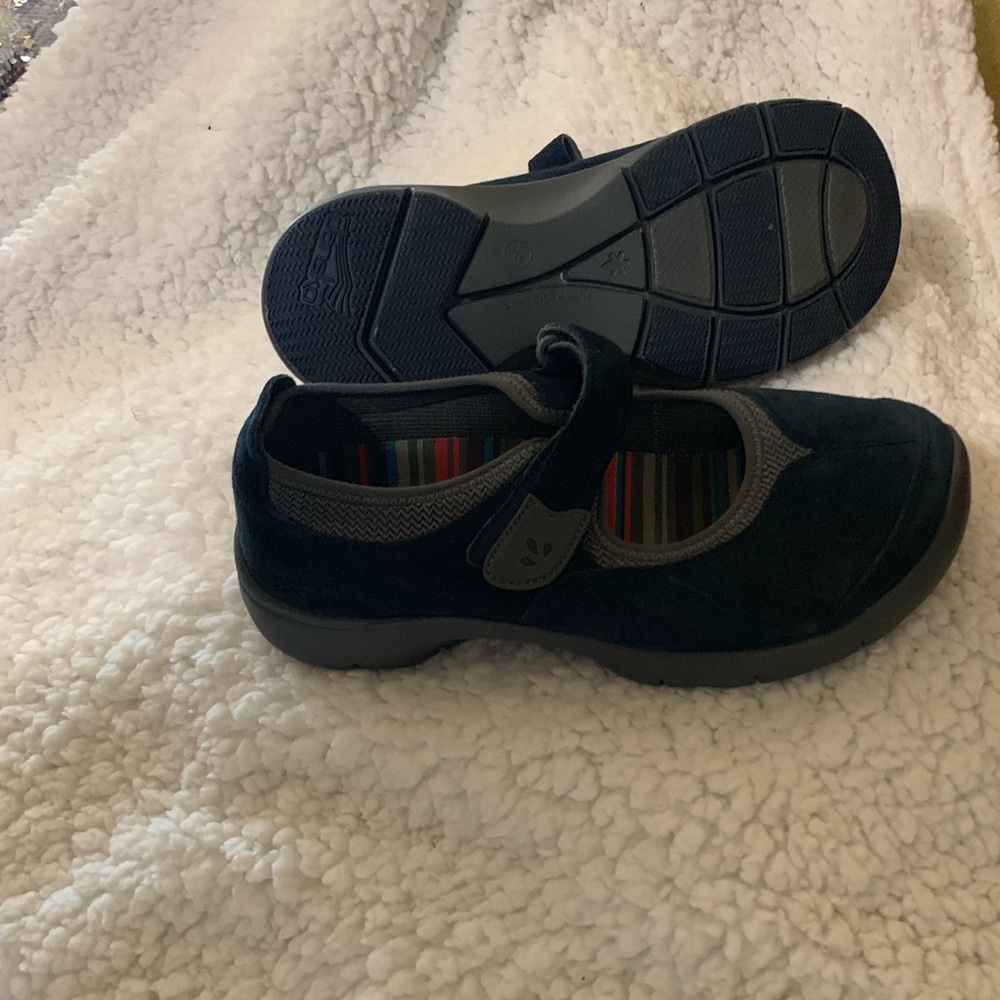 Dansko women’s sz 38 like new worn once.